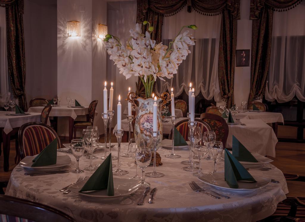 فندق Emire Boutique Zărneşti المظهر الخارجي الصورة