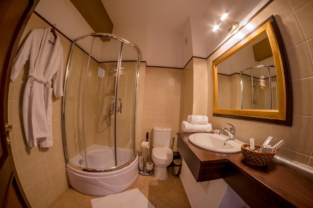 فندق Emire Boutique Zărneşti الغرفة الصورة